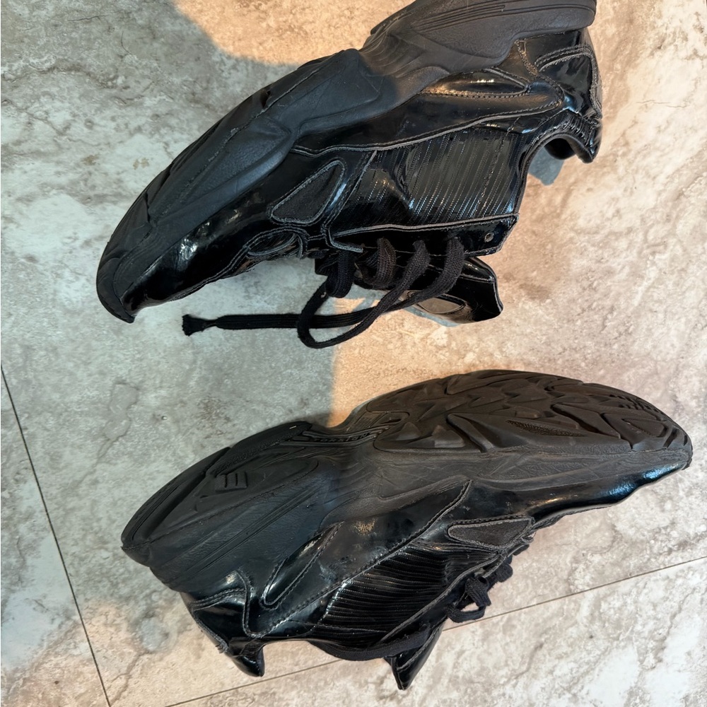 adidas unisex Glossy Black Sneakers size 11 women & size 8 men - Picture 2 of 5